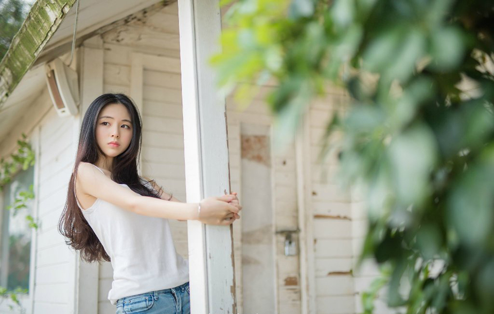 “派人通知曹操吧。”刘备扭头，看向关羽：“王印就请他暂时保管，待他日兵精粮足，再战吕布之时，再请出王印。”
